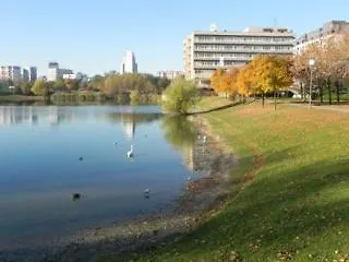 Garni Junior מלון 3*