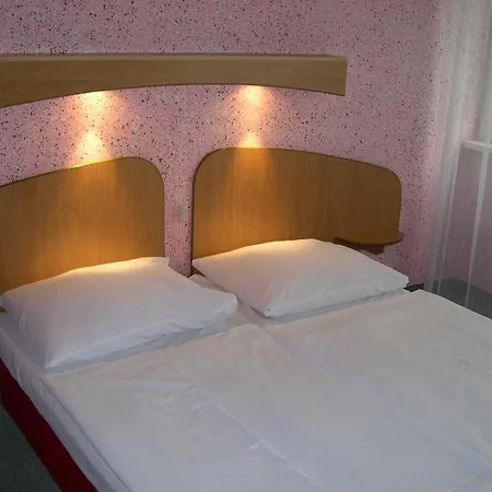 Отель Garni Junior 3*